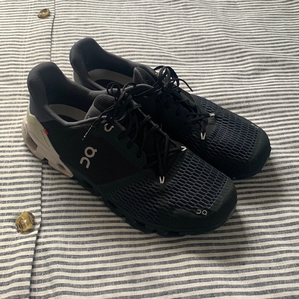 Mens ON running mens shoes cloud flyer